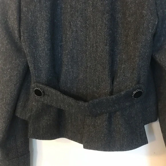 CHANEL Cropped Gray Jacket FR38 / US6 - Picture 5 of 16